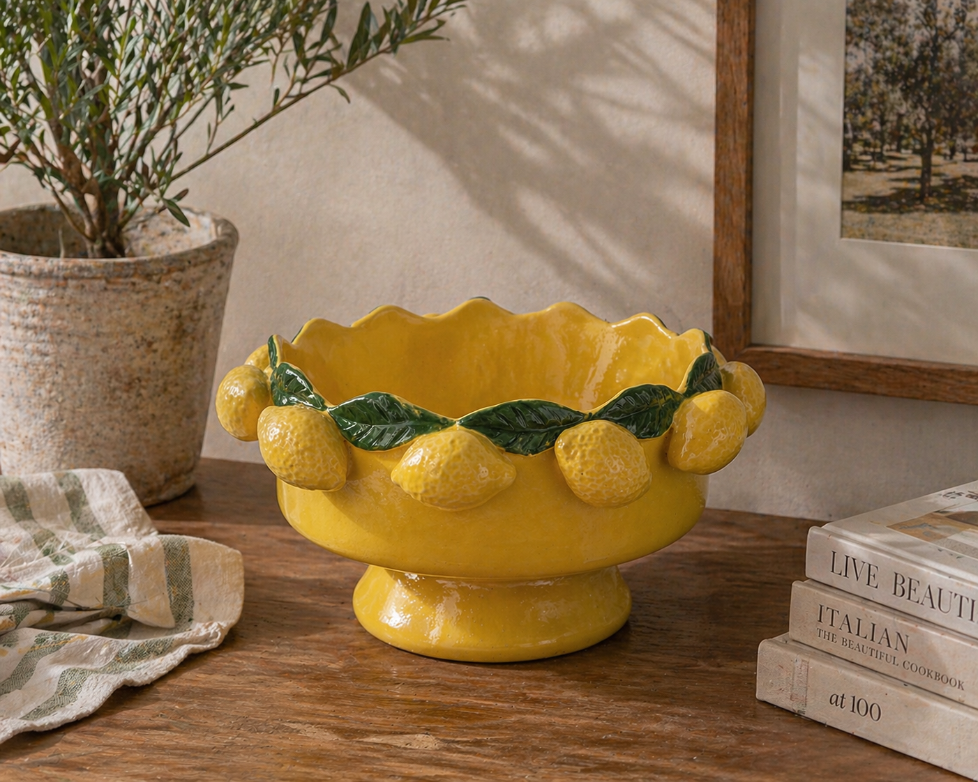 Alzata gialla con limoni in ceramica h 29 d 37 cm