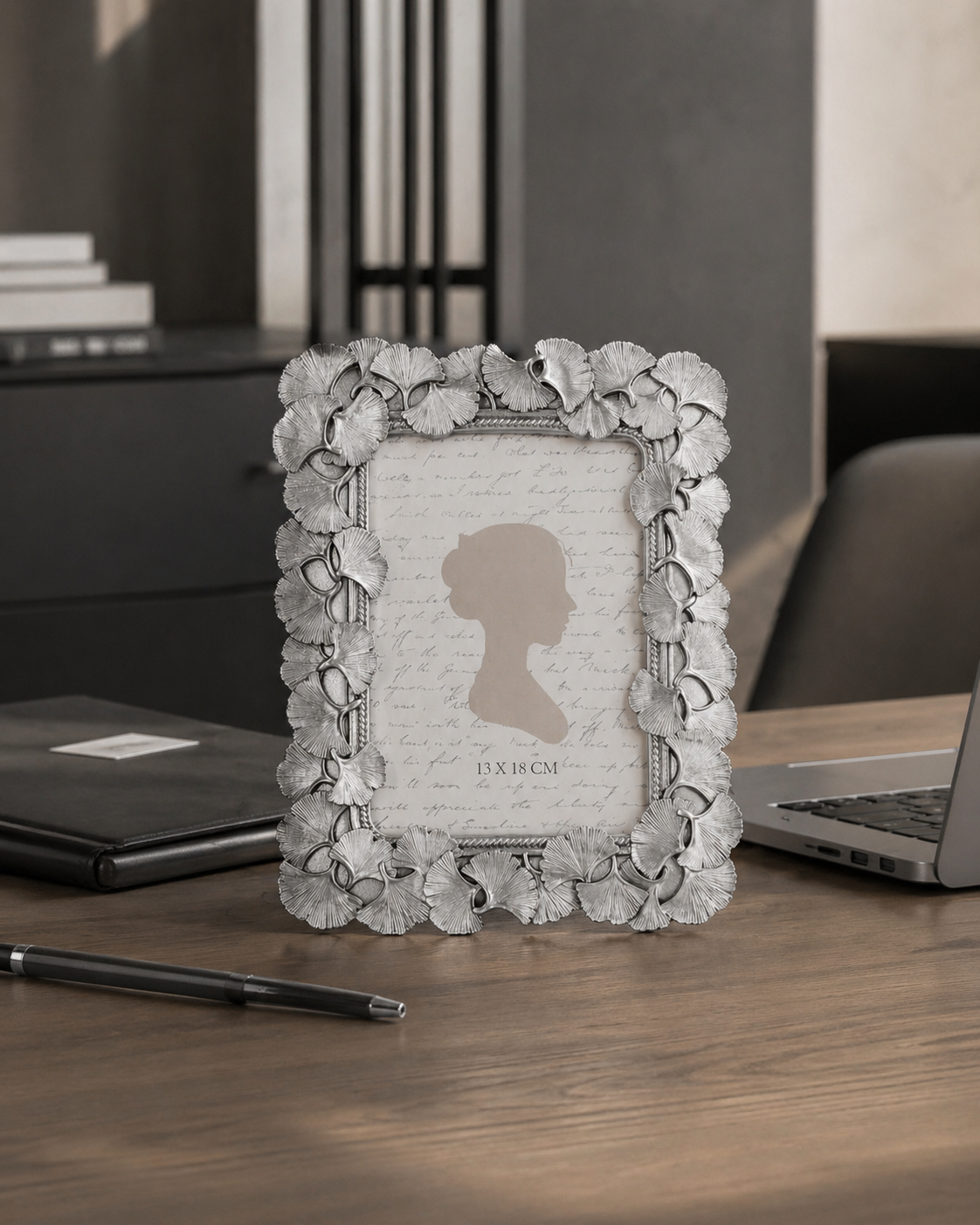 Portafoto resina silver grigio 27,5x32 cm