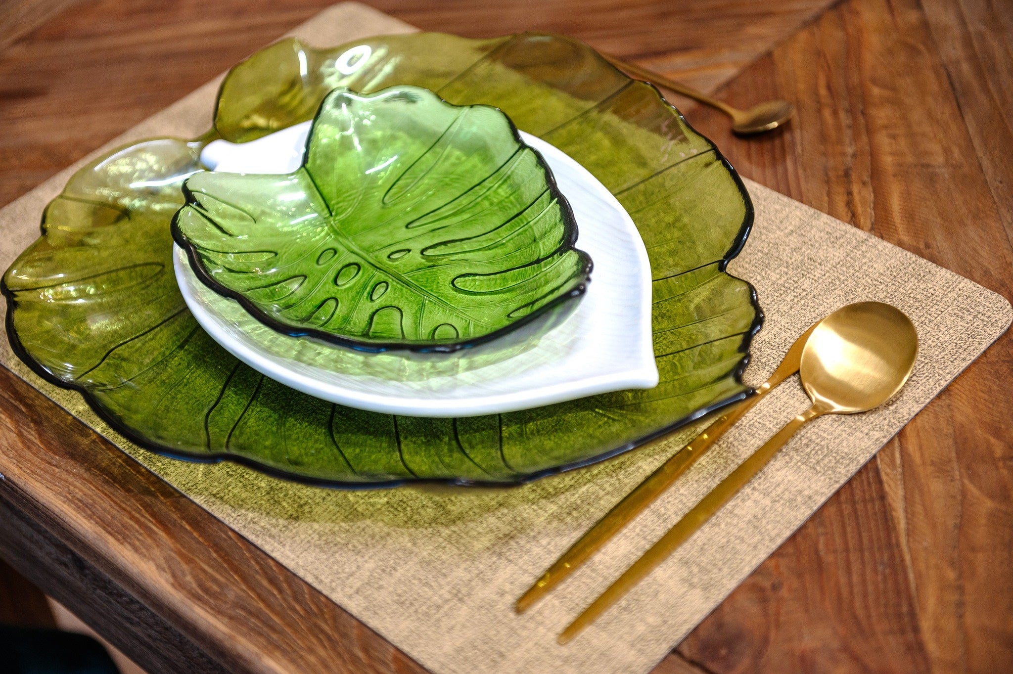 Set 2 foglie g 35x31 p 20x17 cm in vetro verde trasparente