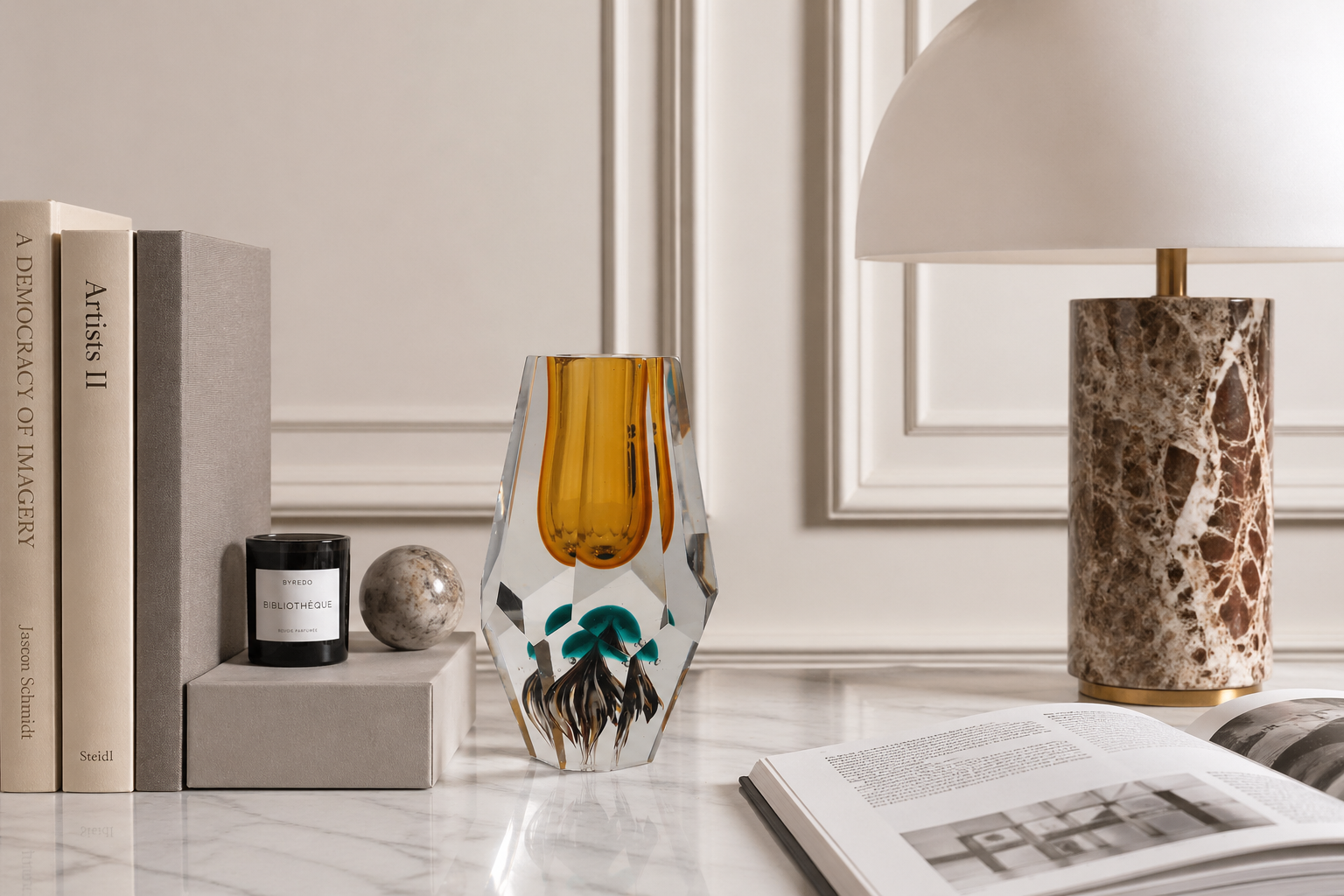 Vaso decorativo in vetro giallo effetto diamante per arredamento interno